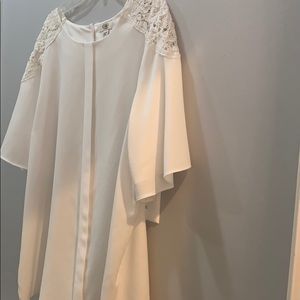 White flare sleeves top